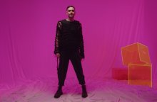 Ivan Pyatvolya: Ενας queer καλλιτέχνης συστήνεται με το πρώτο του single “Toxic love”  