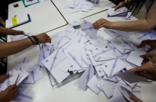 Τοπική ή κομματική αυτοδιοίκηση;