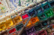 Στα 80 της άρχισε να ζωγραφίζει, στα 100 της κυκλοφόρησε το πρώτο λεύκωμά της