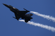 28η Οκτωβρίου: Ο πιλότος που συγκίνησε με το μήνυμά του μίλησε στην ΕΡΤ - «Το να εισπράττεις την χαρά του κοινού είναι κινητήριος δύναμη» 