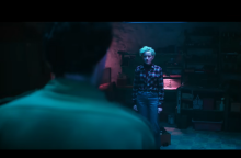 Καρέ από το τρέιλερ της νέας ταινίας τρόμου Wolf Man