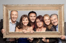 Εικόνα με τους πρωταγωνιστές της σειράς «Το σόι σου»