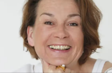 Συγγραφέας best seller βρέθηκε δολοφονημένη σε πλωτό σπίτι στο Αμβούργο