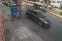 Ο 24χρονος τη στιγμή που καταφέρνει να βγει από το αυτοκίνητο 