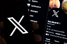 Το AI του Έλον Μασκ διέγραψε αναρτήσεις του Grok που επαινούσαν τον Χίτλερ