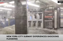Πλημμυρισμένος σταθμός του μετρό στη Νέα Υόρκη