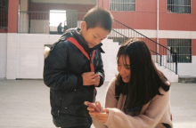 Η Νότια Κορέα απαγόρευσε τα κινητά στις σχολικές αίθουσες