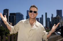 Ο λόγος πίσω από την καθυστέρηση της κυκλοφορία του άλμπουμ του Ρόμπι Γουίλιαμς