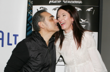 Πέθανε η Κίλι Σφακιανάκη, σύζυγος του Νότη Σφακιανάκη - Σε ηλικία 62 ετών