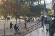 Δολοφονία Καμπανού: Ένταση έξω από τα δικαστήρια και δύο συλλήψεις