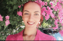 Η Κυριακή Γρίβα δολοφονήθηκε από τον πρώην σύντροφό της έξω από το Αστυνομικό Τμήμα των Αγίων Αναργύρων την 1η Απριλίου