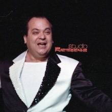 Χρήστος Βαλαβανίδης: Σπάνιες φωτογραφίες από τη ζωή του μοιράζεται το Studio Κλεισθένης