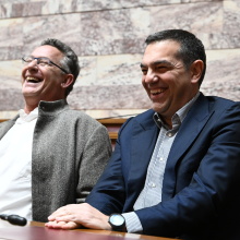 Ο Αλέξης Τσίπρας, δίπλα στον Κώστα Αρβανίτη, στην ΚΟ του ΣΥΡΙΖΑ
