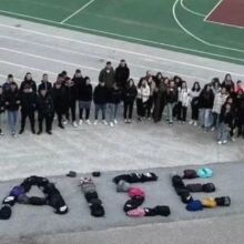 Ξάνθη: Το συγκινητικό αντίο μαθητών στη 19χρονη Αϊσέ που παρασύρθηκε από αμάξι αστυνομικού 