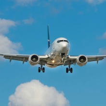 Έπιασε φωτιά κινητήρας αεροσκάφους που απογειώθηκε από την Κέρκυρα