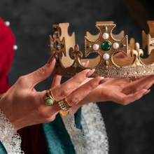 Το νέο τρεντ στα ραντεβού λέγεται Throning – και ο έρωτας δεν είναι πια τόσο ρομαντικός