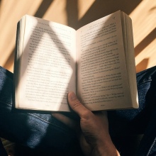 Τα καλύτερα βιβλία για τις γιορτές: Αστυνομικά και Dark Fantasy