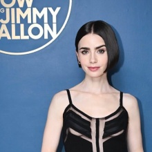 Λίλι Κόλινς: Το σχόλιο για τον Κυριάκο Μητσοτάκη που είχε δηλώσει ότι παρακολουθεί το Emily in Paris