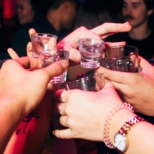 Μπουρνάζι: Στο νοσοκομείο ανήλικος έπειτα από υπερβολική κατανάλωση αλκοόλ 