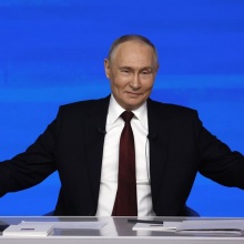 Κανονίστε ρομαντικά ταξίδια εσείς - Δημοσιογράφος έκανε πρόταση γάμου στη συνέντευξη του Πούτιν