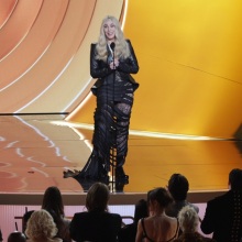 Η πιο άβολη στιγμή των Grammys 2026: Η Σερ τα...μπέρδεψε και ανακοίνωσε λάθος νικητή