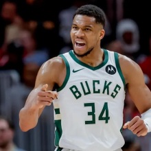 Ο Γιάννης Αντετοκούνμπο