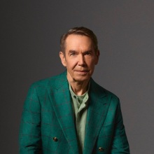 Jeff Koons © Courtesy thJeff Koons © Courtesy the artiste artist