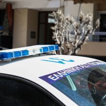 Περιπολικά της ΕΛ.ΑΣ. μπροστά στην πολυκατοικία στου Ζωγράφου