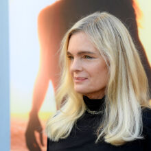 Baywatch: Η Έρικα Ελένιακ ξανά στον ρόλο της μετά από δεκαετίες