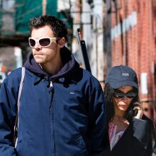 Ζόι Κράβιτζ – Χάρι Στάιλς: Φουντώνουν τα σενάρια αρραβώνα μετά από εμφάνιση με μονόπετρο