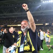 Πανζουρλισμός στην Allwyn Arena – Παίχτες και κόσμος της ΑΕΚ έγιναν ένα μετά την κατάκτηση του πρωταθλήματος (pics)