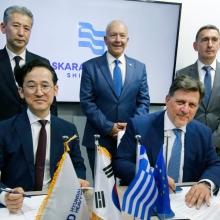 Τα ναυπηγεία Σκαραμαγκά και η Hyundai υπέγραψαν μνημόνιο συνεργασίας για σκάφη επιφάνειας	