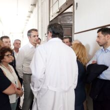 Στο πλευρό της Αφροδίτης Νέστορα ο Μητσοτάκης - «Θα λογοδοτήσουν οι δράστες»