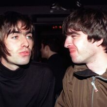 Oasis: Φωτογραφία των Λίαμ και Νόελ Γκάλαχερ έγινε πίνακας 1,9 εκατ. δολαρίων