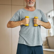 Δυνατά γόνατα σε κάθε ηλικία: Τι άλλαξε στην προπόνησή του ένας έμπειρος ορθοπαιδικός