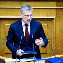 Σκέρτσος: Συμβατή με την ενωσιακή νομοθεσία η απαγόρευση πρόσβασης στο Διαδίκτυο για παιδιά κάτω των 15	