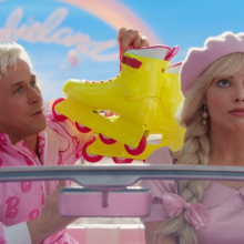 Ο Ryan Gosling και η Margot Robbie στην ταινία Barbie (2023). © Courtesy Warner Bros