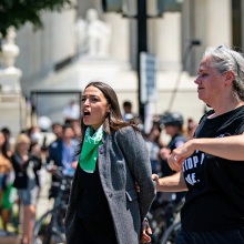 Συνελήφθησαν Μαλόνι και Κορτέζ σε κινητοποίηση στο Ανώτατο Δικαστήριο