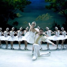 H Λίμνη των Κύκνων: Μπαλέτο στον Πάγο στο Christmas Theater