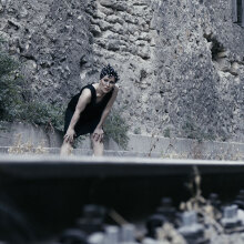 «Ο Κατάδεσμος» του Θωμά Κοροβίνη στο θέατρο Μουσούρη