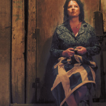 Η «Αγγέλα Παπάζογλου» με την Άννα Βαγενά επιστρέφει στο Θέατρο Μεταξουργείο