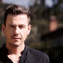 Ο Θανάσης Σκαργιώτης  στο Γυάλινο Up Stage