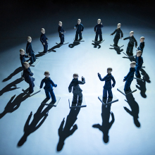 «Απουσία το σώμα» στο θέατρο Ροές