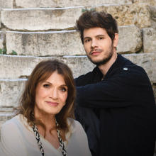 Ο Γιάννης Χριστοδουλόπουλος με την Eλπίδα  στο Θέατρο Μπέλλος στην Πλάκα