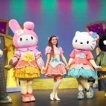 «Hello Kitty, ας γίνουμε φίλοι» στο θέατρο Βεάκη