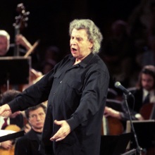 Μίκης Θεοδωράκης