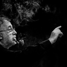 «Τα Μπλουζ του Θάνου» στο Ολύμπια Δημοτικό Μουσικό Θέατρο «Μαρία Κάλλας»