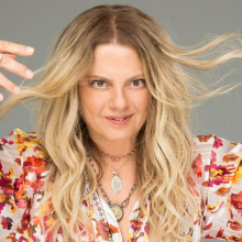 Η Ελένη Τσαλιγοπούλου στο θέατρο Άλσος