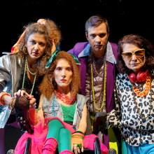 «Η playlist μιας faultless μητρότητας» στο Vault