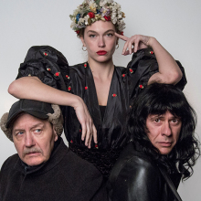 «Οι δύο χέστηδες»: Η νέα παράσταση του Βασίλη Παπαβασιλείου στο Θάτρο Τέχνης Κάρολος Κουν